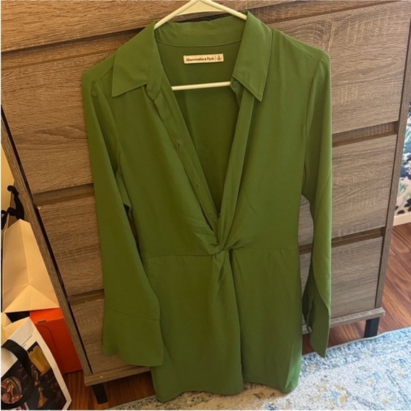 Abercrombie & Fitch Green Button-Down Dress - Picture 2 of 2